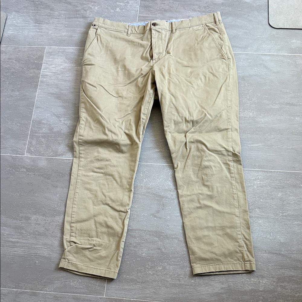 Tommy Hilfiger Men's Khaki Chinos